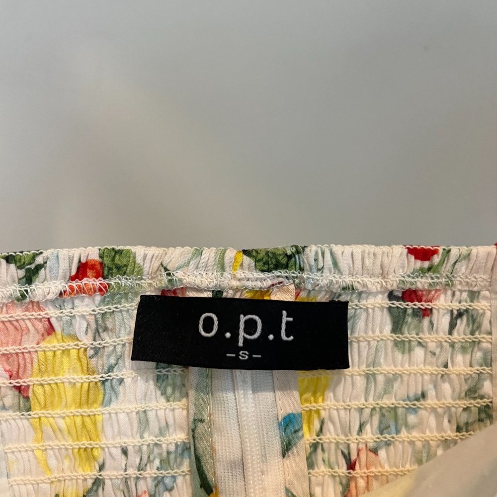 Few Moda patterned tank - Picture 3 of 3